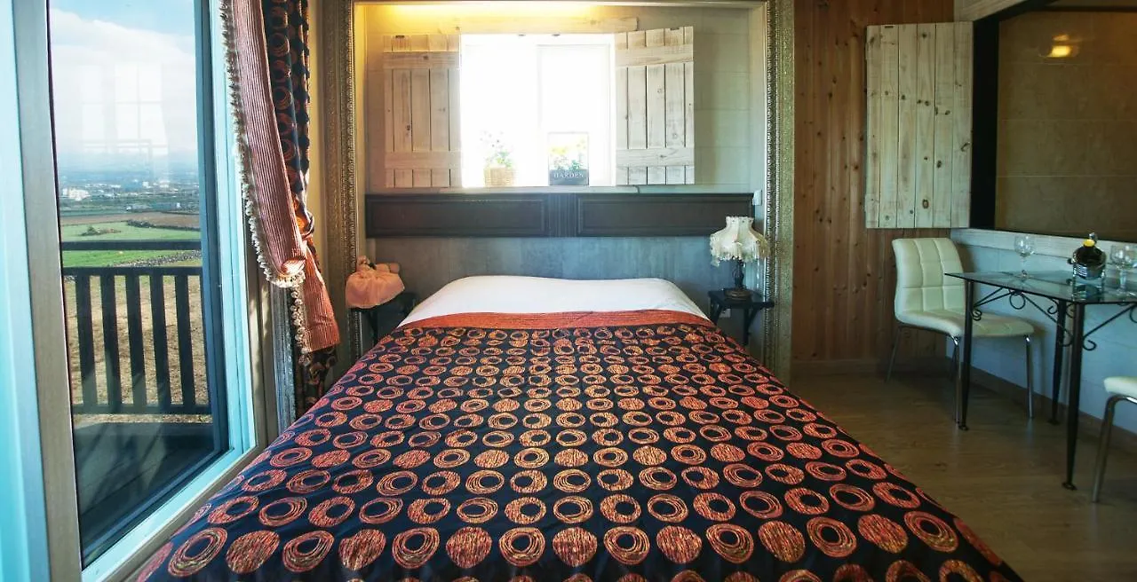 Apartment Elroman Pension Jeju
