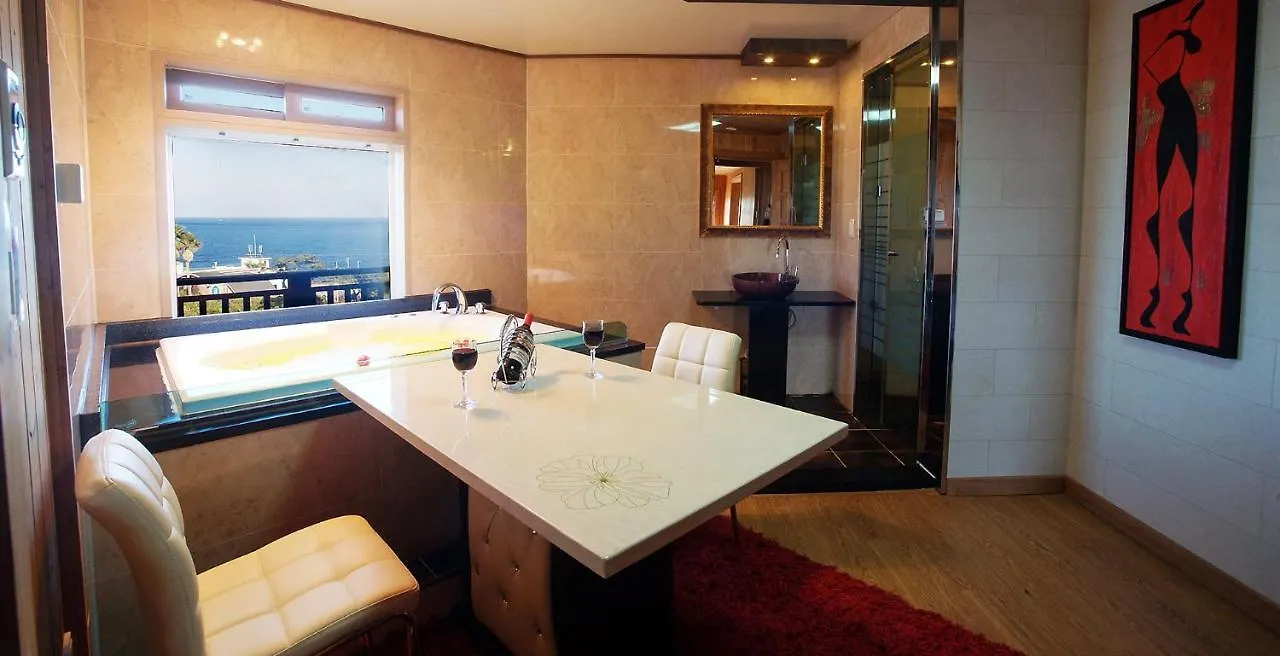 Elroman Pension Jeju 0*,